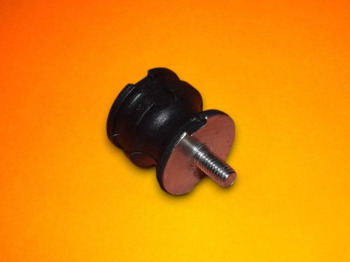 Rezgéscsillapító gumi Husqvarna 3122K