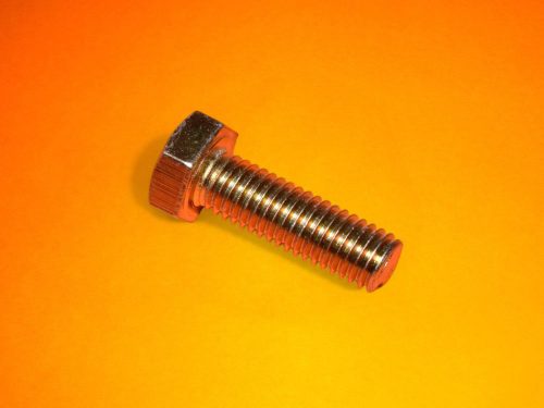 Csavar-8-1-25-25-balos