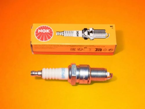 Gyertya NGK BPR2ES